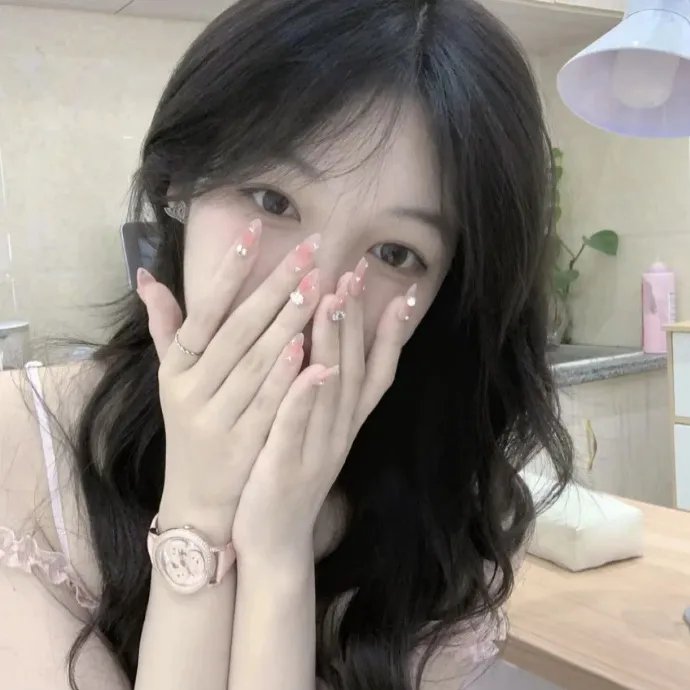 女孩罗塞玛莉